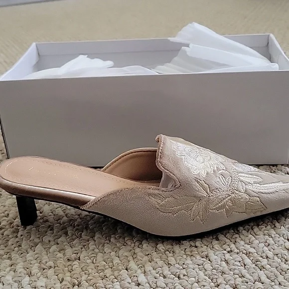 Shoes, Carolina Embroidered Mule - Picture 3 of 3